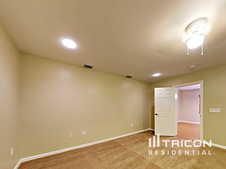 Building Photo - 7905 42nd Way N