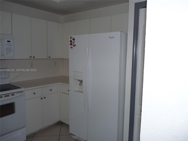 Building Photo - 8980 W Flagler St