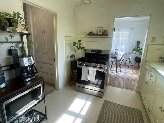 Building Photo - 4586 Sunnyside Dr