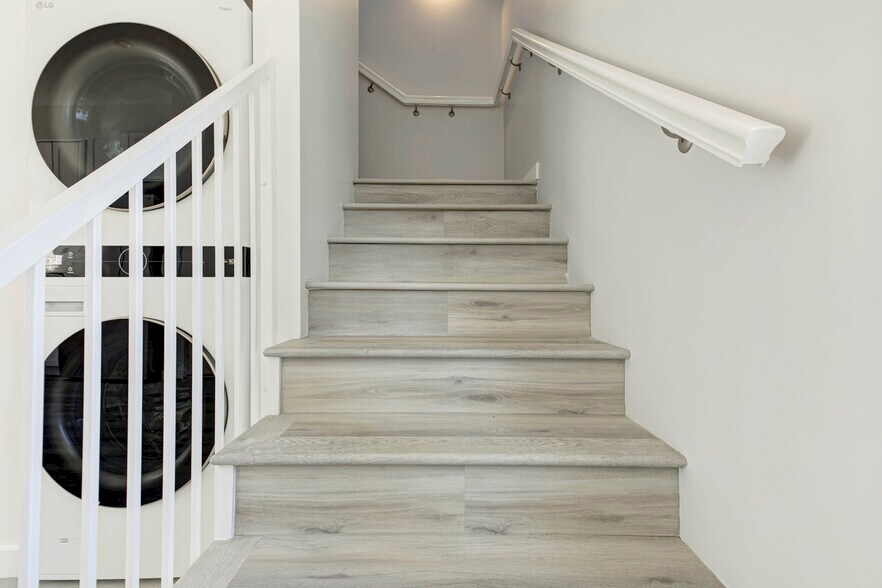 Building Photo - 10499 Yolanda Ave