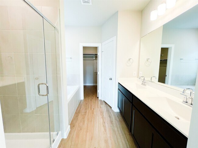 Building Photo - 8623 Oceanmist Cv Dr