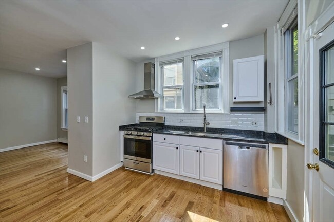 Building Photo - 27 Ellery St