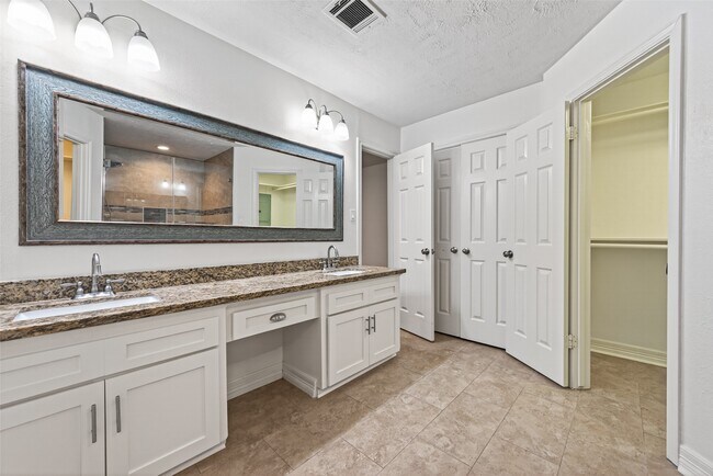 Building Photo - 14222 Stokesmount Dr