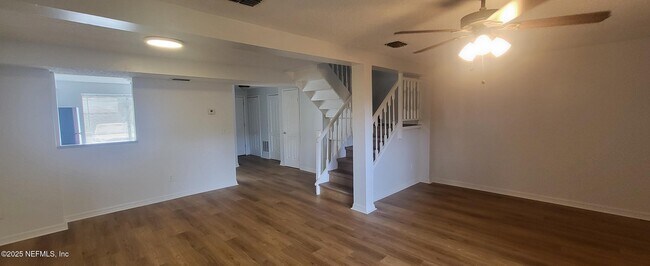 Building Photo - 7109 Prestwick Cir N