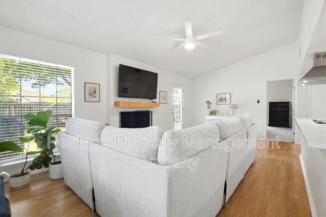 Building Photo - 13402 Langtry St