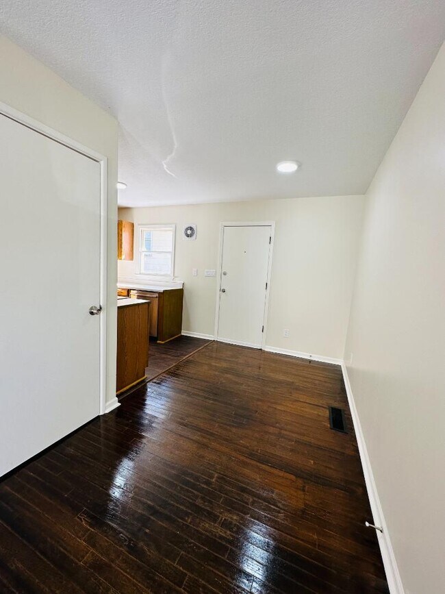 Building Photo - 4551 Lister Ave