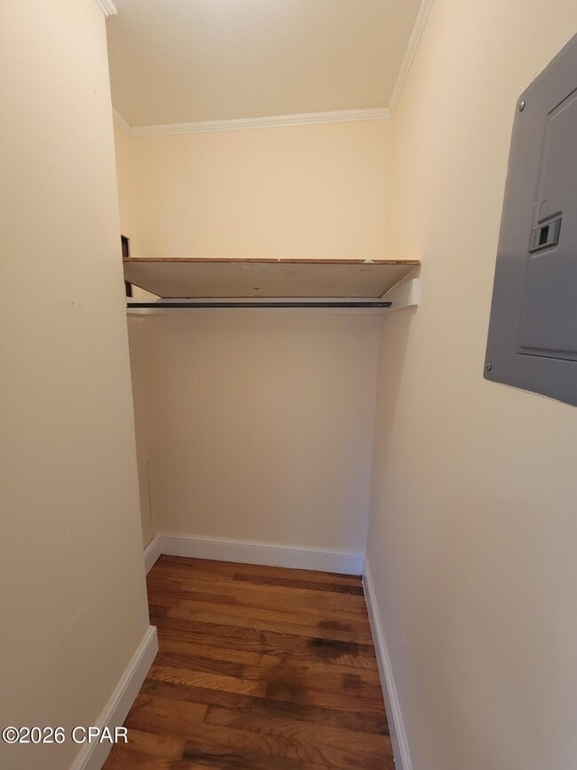 Building Photo - 131 Allen Ave