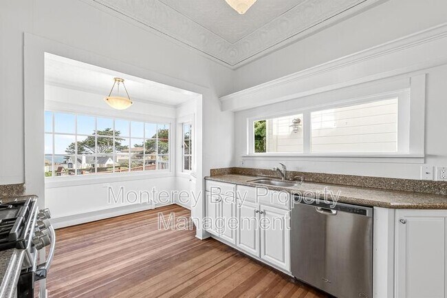 Building Photo - 225 Central Ave