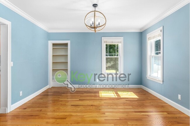 Building Photo - Beautiful 4-Bedroom Home with Fenced Yard ...