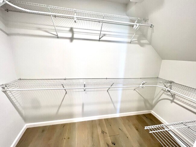 Building Photo - Santa Monica - Luxury Townhome w/ Loft!  (...