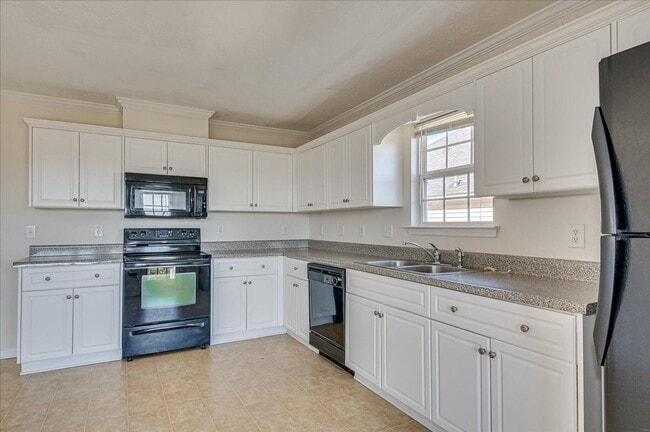 Building Photo - 772 Michelle Ct