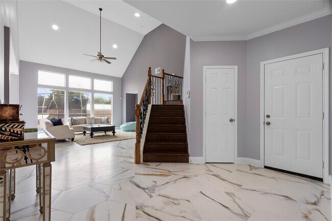Building Photo - 3011 Grand Lakeview Dr