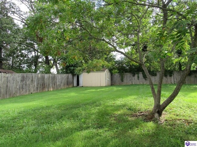 Building Photo - 696 Cottonwood Dr