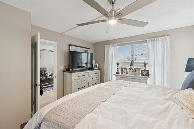 Building Photo - 5220 Brittany Dr S