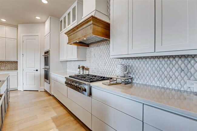 Building Photo - 7606 Redwoods Frst Dr