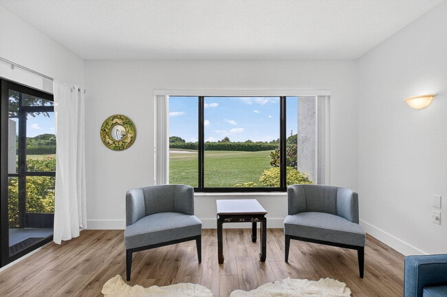 Building Photo - 830 Greensward Ct