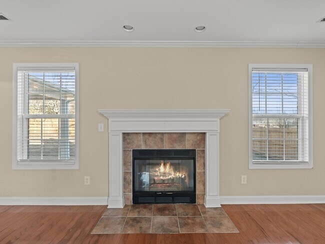 Building Photo - 4807 Creston Ct SE