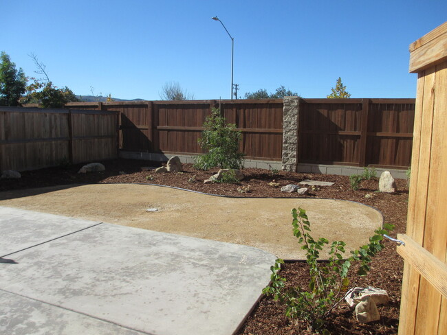 Building Photo - Upgraded Newer Home In Briar Creek Area!