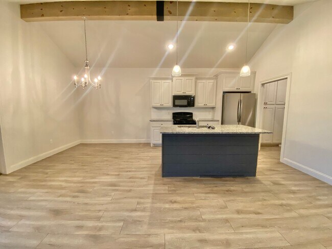 Building Photo - 1602 102nd