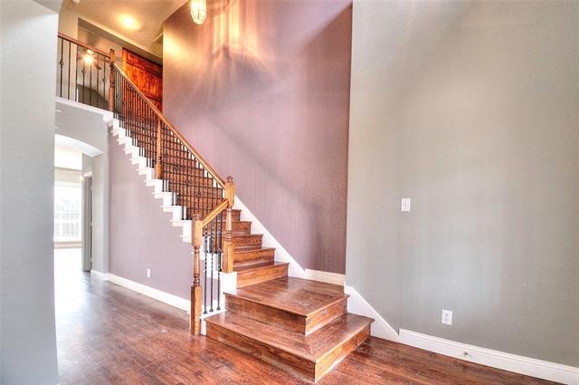 Building Photo - 6212 Meadowcrest Ln