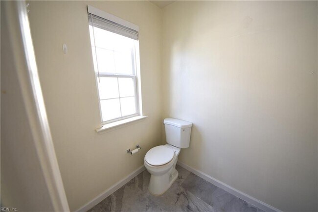 Building Photo - 1109 Lady Ashley Dr