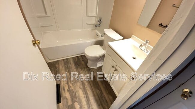 Building Photo - 1724 Winton St