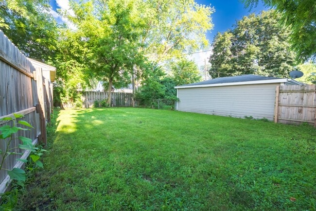 Building Photo - South Rosedale Avenue