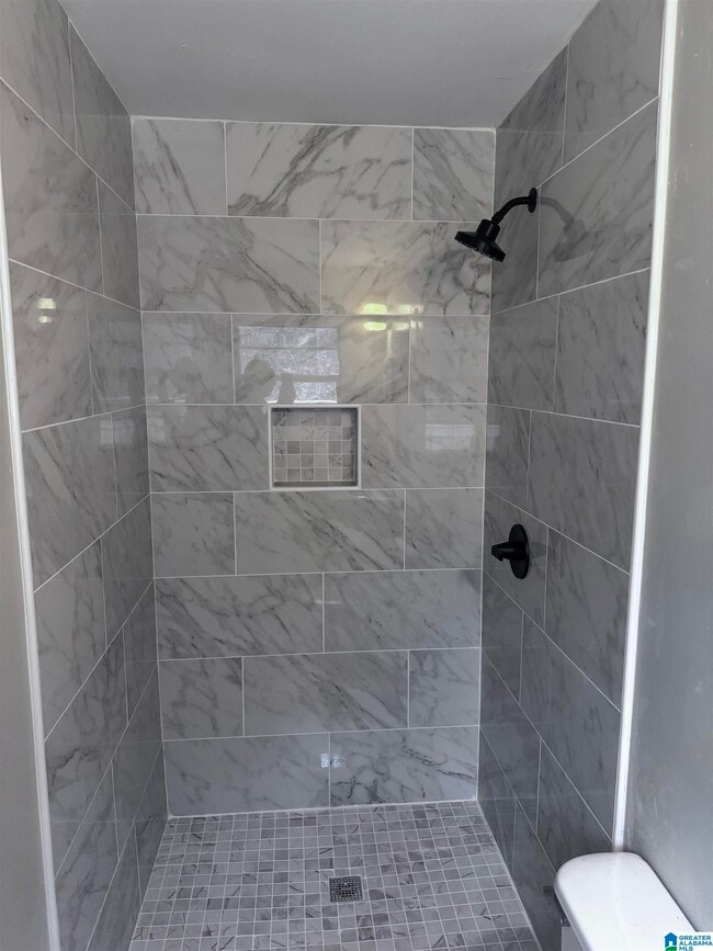 Building Photo - 8227 Country Cir