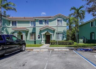 Building Photo - 1441 SE 24th Ct