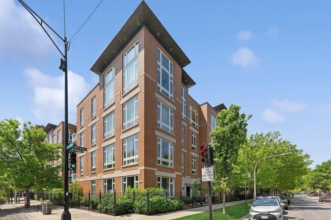 Building Photo - 1003 W Buena Ave