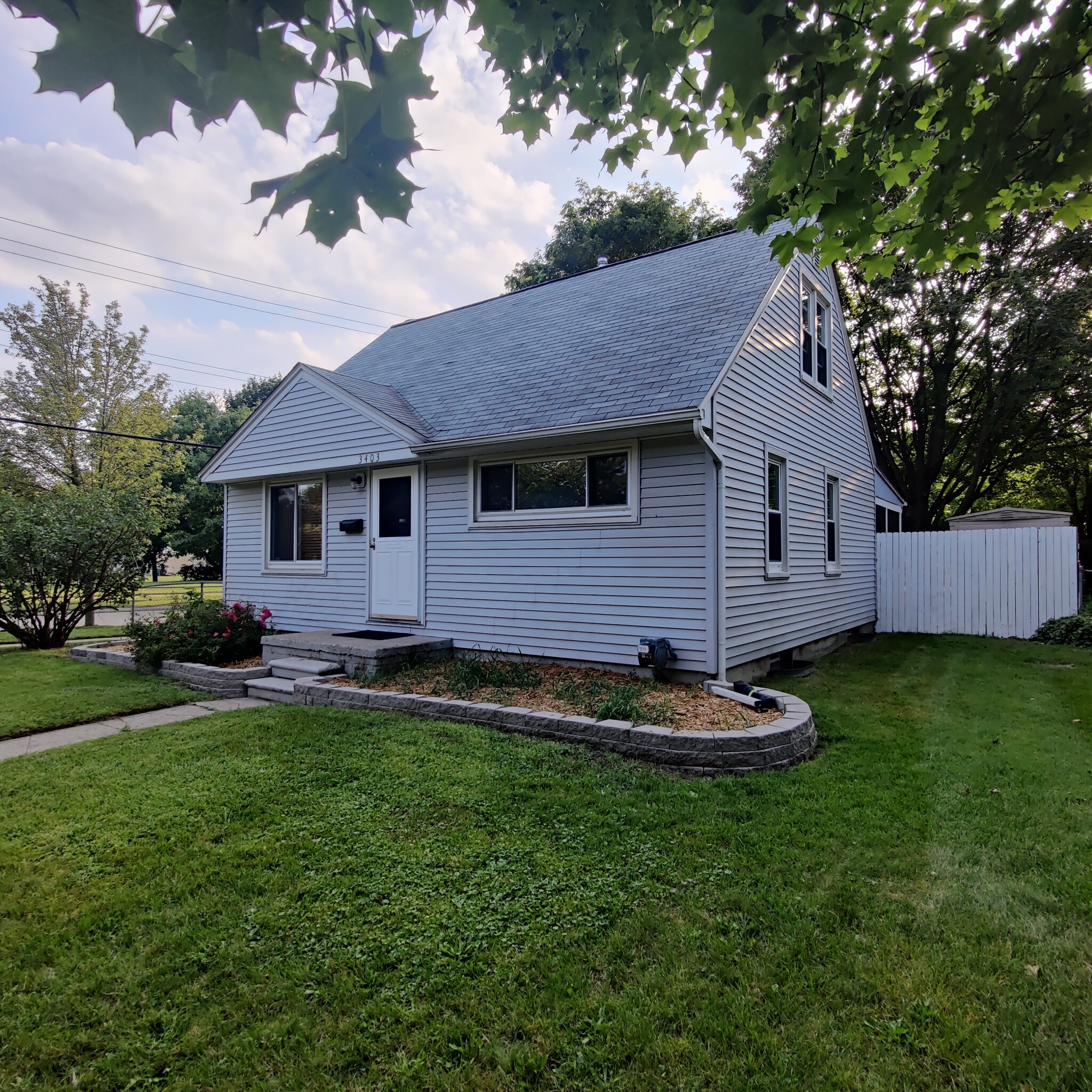 Building Photo - 3403 Woodland Ave