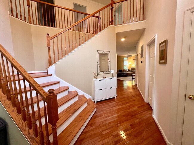 Building Photo - 5920 Nicolet Ct