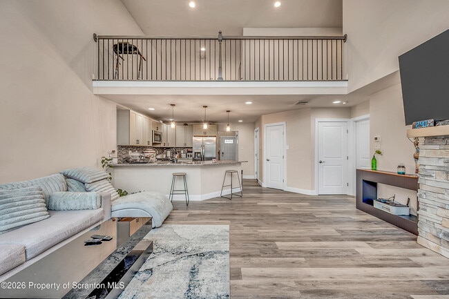 Building Photo - 12 Anna Dr