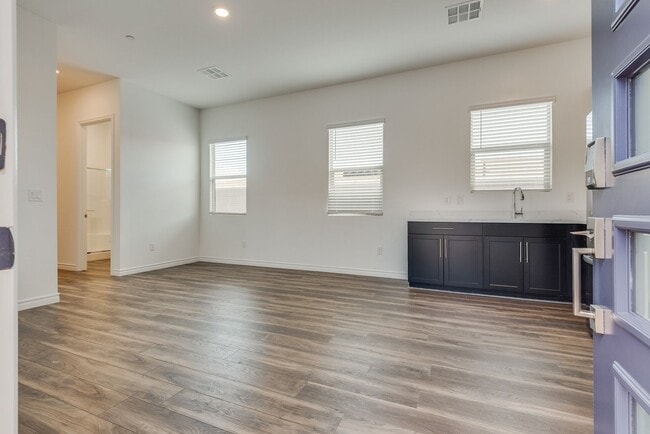 Building Photo - 12608 Heritage Hts Dr