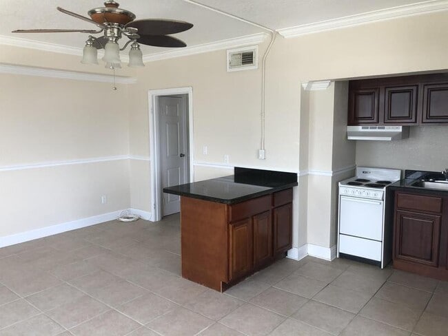 Building Photo - 311 W Ashley St