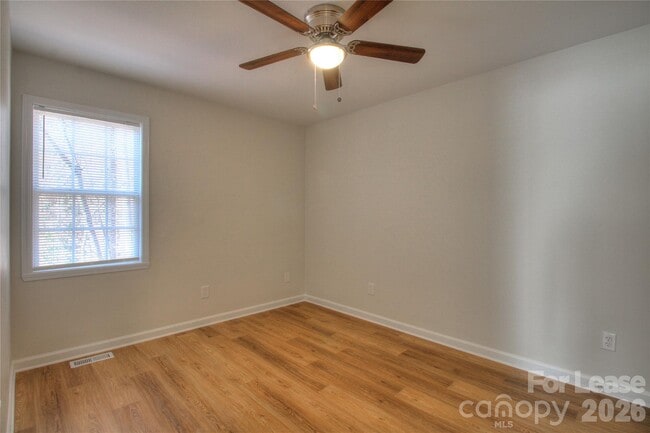 Building Photo - 608 Anne Ave