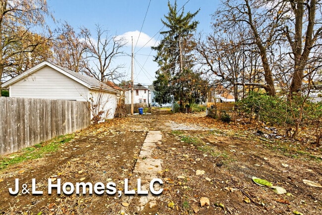 Building Photo - 888 Miller Ave