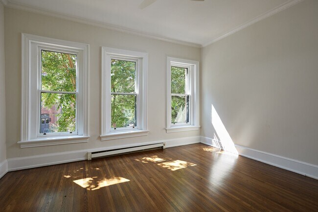 Building Photo - Historic Rowhouse in Central DC (Dupont) w...