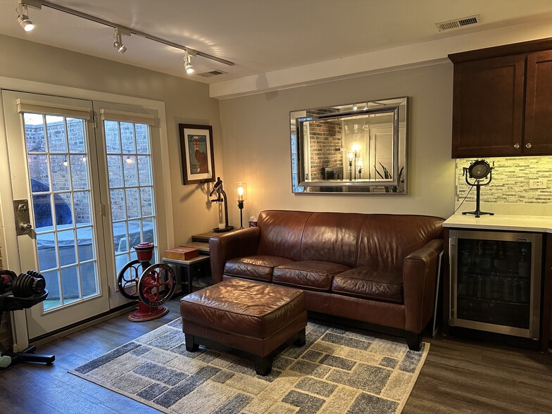 First floor family room - 1846 N Hudson Ave