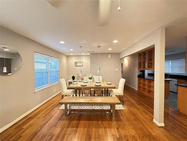 Building Photo - 4005 Nenana Dr