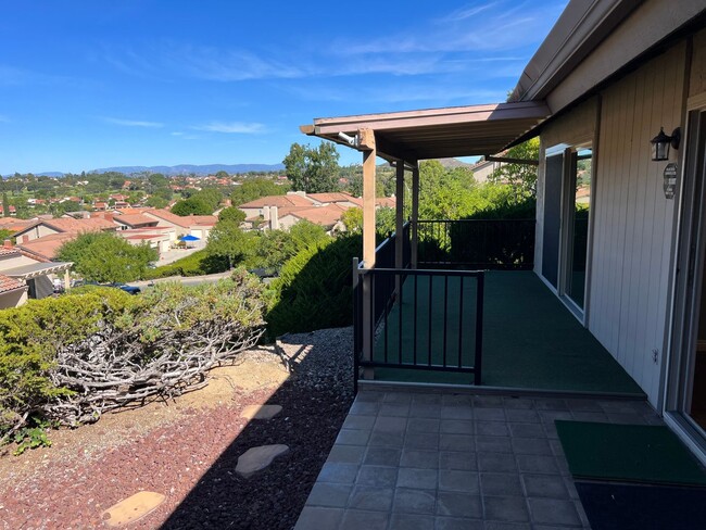 Building Photo - Oaks North Townhome with Views