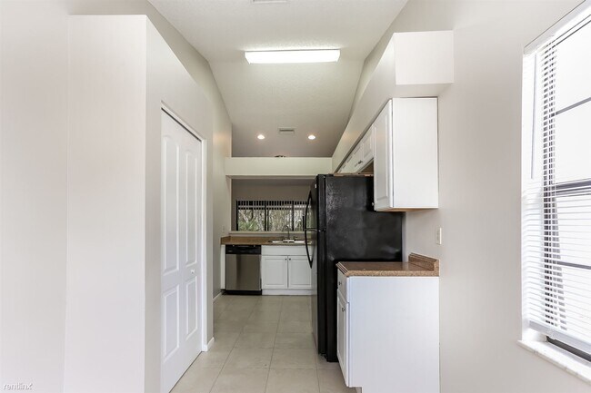 Building Photo - 3 br, 2 bath House - 13658 Laraway Dr