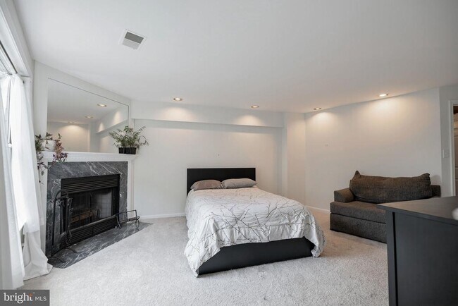 Building Photo - 7317 Castleberg Ct