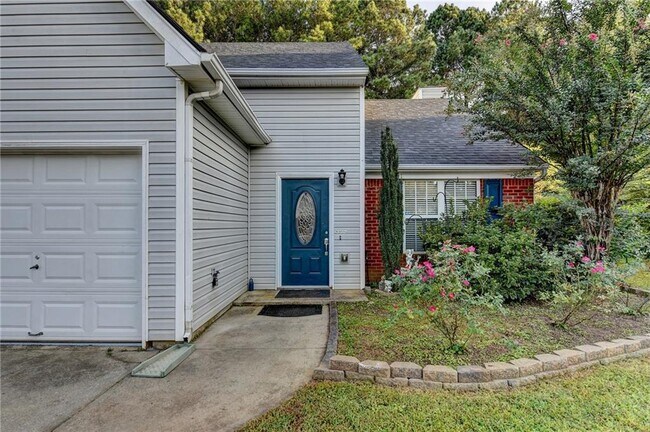 Building Photo - 3112 Sentinel Cir