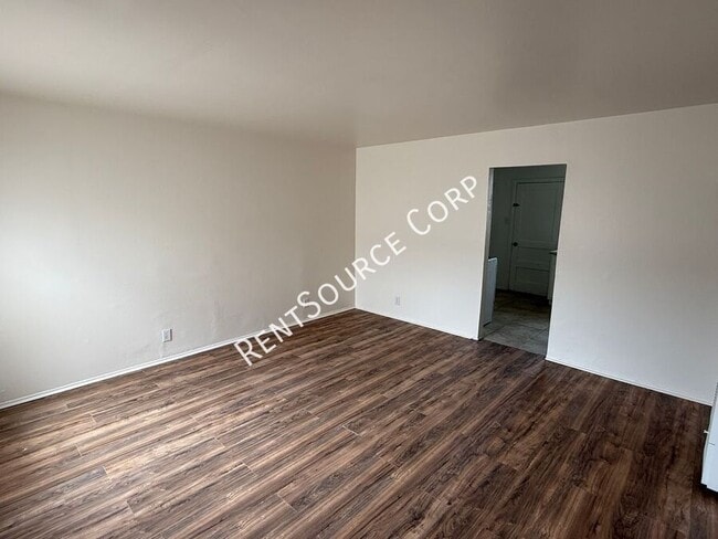 Building Photo - 319 Melissa Ave