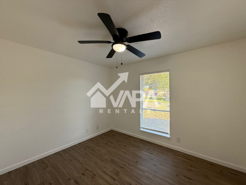 Building Photo - 603 Jamie Sue Dr