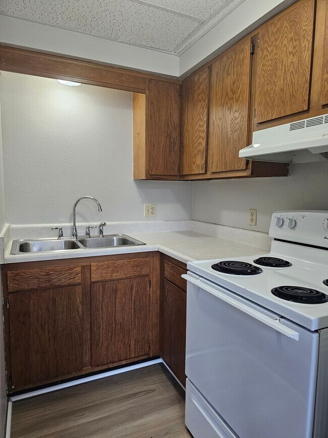 Building Photo - One Bedroom Downtown