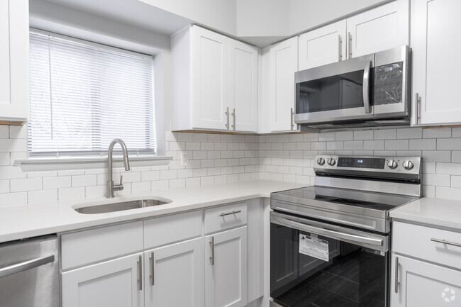 2BR, 1BA - 1050SF Kitchen - Valley Brook Apartments