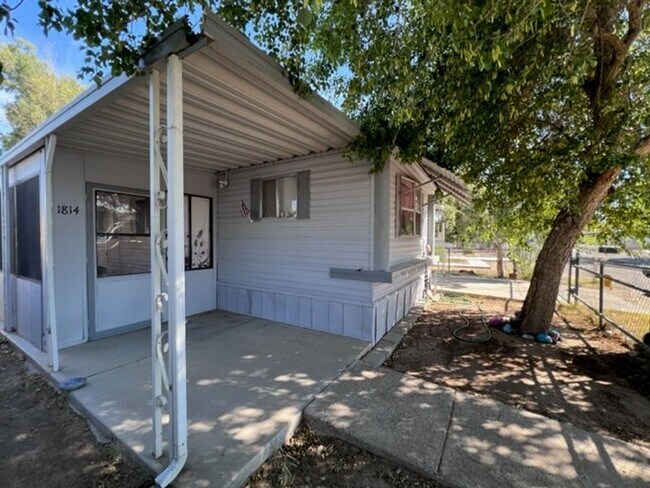 Building Photo - 2BR Mobile Unfurnished recent remodel/Refr...