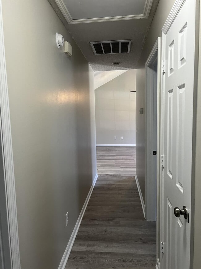 Building Photo - 274 Hunters Branch Dr